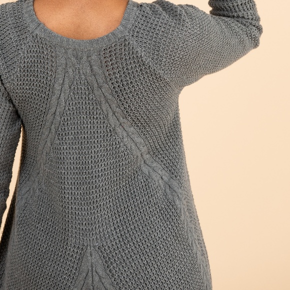 Gray Cable knit sweater - Picture 2 of 2